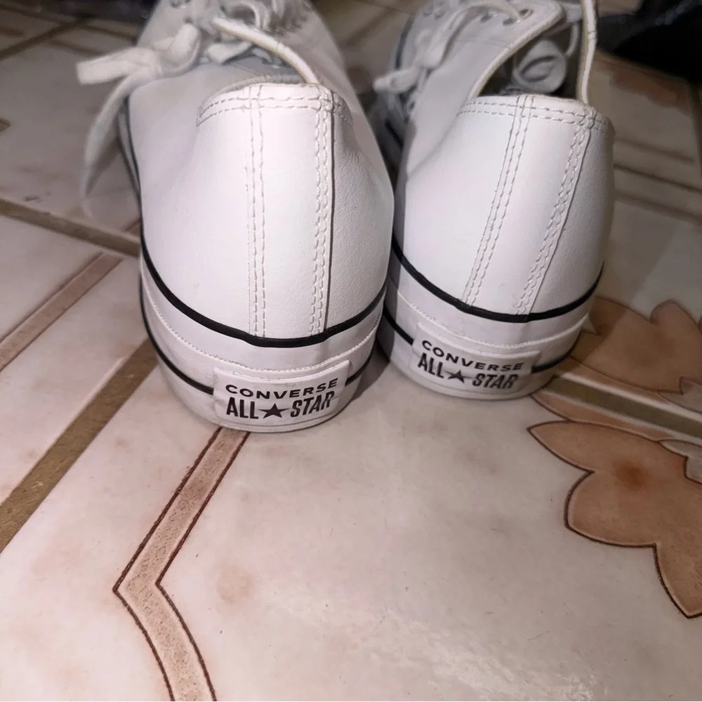 Converse White Low-Top platform leather Sneakers